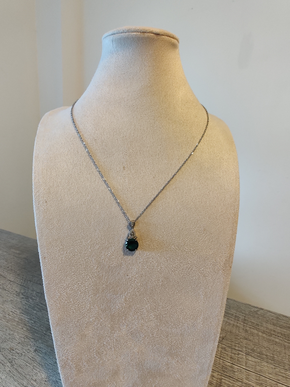 Sterling Silver Emerald Drop Pendant Necklace - Green_ 18 Inches. - Picture 9 of 11